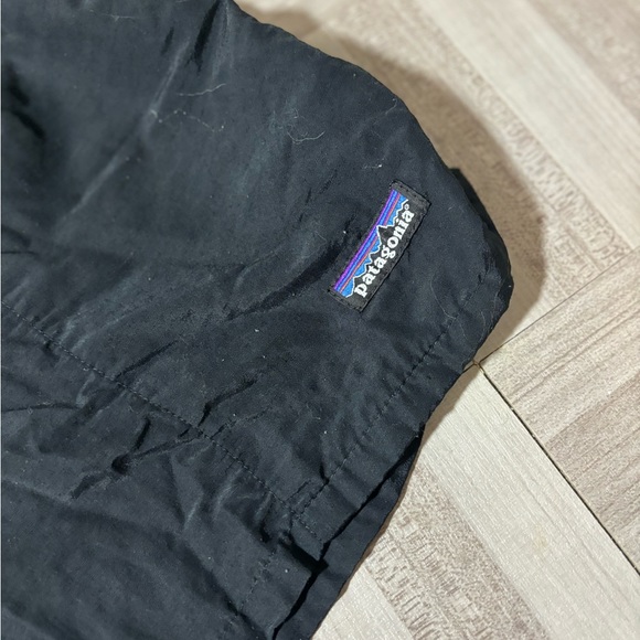 Black Patagonia Men’s Shorts Size small - Picture 3 of 4